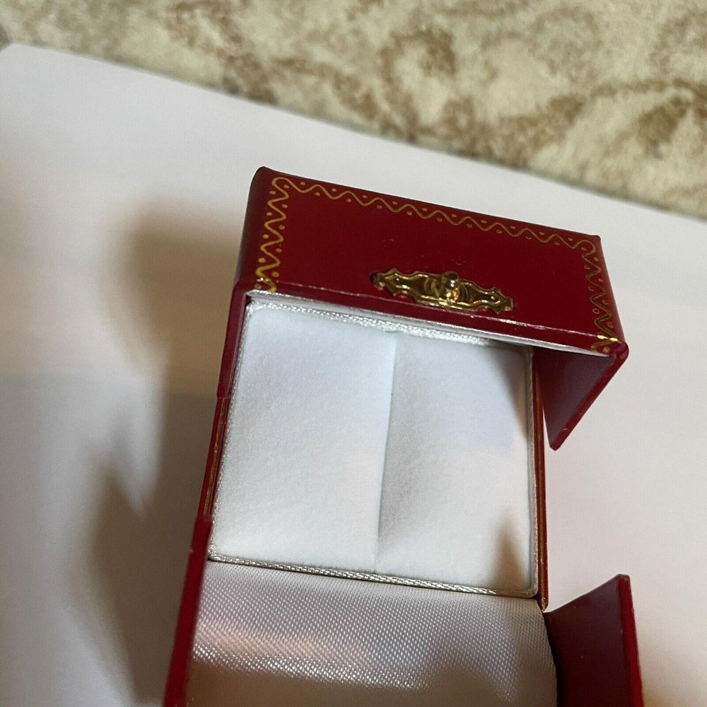 Classic Style Valentine’s Day Red / Gold Tone Classical RING BOX Holder NWOT - Picture 5 of 10